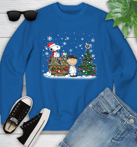 MLB Chicago White Sox Snoopy Charlie Brown Christmas Baseball Commissioner's Trophy Youth Sweatshirt 7
