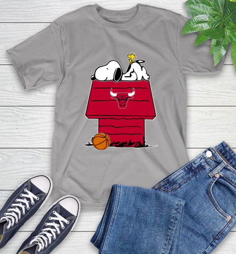 Chicago Bulls NBA Basketball Snoopy Woodstock The Peanuts Movie T-Shirt 6