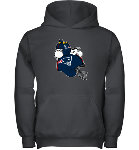 Snoopy And Woodstock Resting On New Englands Patriots Helmet Youth Hoodie