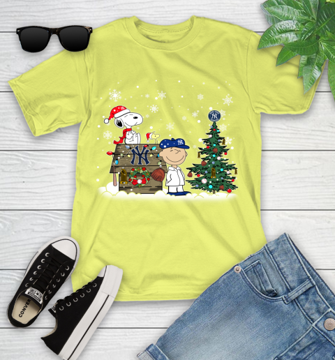 MLB New York Yankees Snoopy Charlie Brown Christmas Baseball Commissioner's Trophy Youth T-Shirt 10