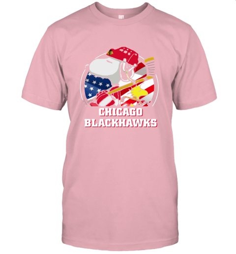 vy7z-chicago-blackhawks-ice-hockey-snoopy-and-woodstock-nhl-jersey-t-shirt-60-front-pink-480px
