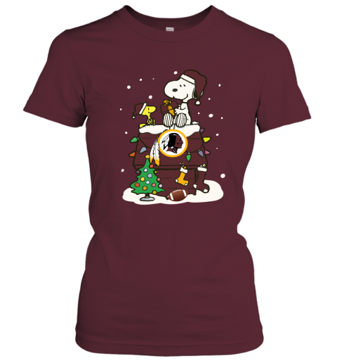A Happy Christmas With Washington Redskins Snoopy Women's T-Shirt