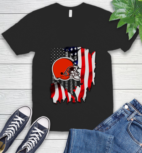 Cleveland Browns NFL Football American Flag V-Neck T-Shirt
