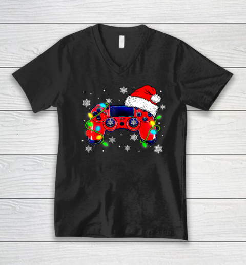 Video Game Controller Christmas Santa Hat Gamer V-Neck T-Shirt