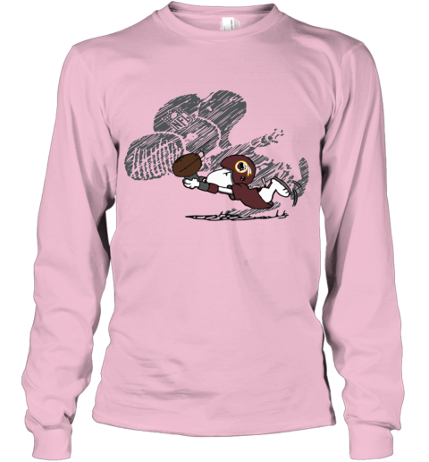 04yu washington redskins snoopy plays the football game youth long sleeve 50 front light pink