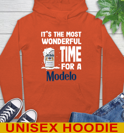I't the most wonderful time for a Modelo Especial beer lovers 16