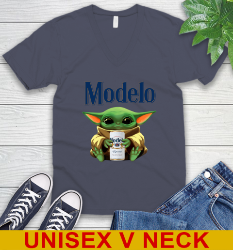 Star Wars Baby Yoda Hugs Modelo Especial Beer Shirt 56