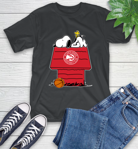 Atlanta Hawks NBA Basketball Snoopy Woodstock The Peanuts Movie T-Shirt 2