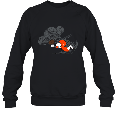 Cleveland Browns Snoopy Plays The Football Game Sweatshirt