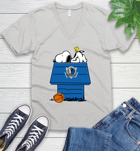 Dallas Mavericks NBA Basketball Snoopy Woodstock The Peanuts Movie V-Neck T-Shirt