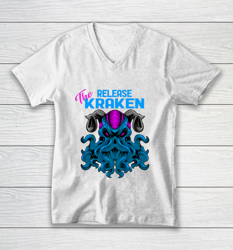 Kraken Sea Monster Vintage Release the Kraken Giant Kraken V-Neck T-Shirt