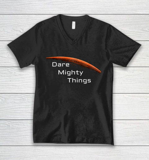 Dare Mighty Things Mars Rover Perseverance Landing Feb 18 V-Neck T-Shirt