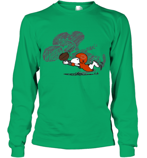 ms9c chicago bears snoopy plays the football game youth long sleeve 50 front irish green