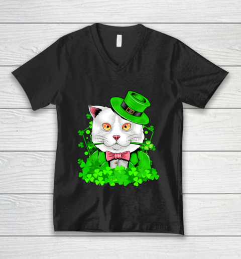 Cat Leprechaun Cat Lover Shamrock St Patrick s Day V-Neck T-Shirt