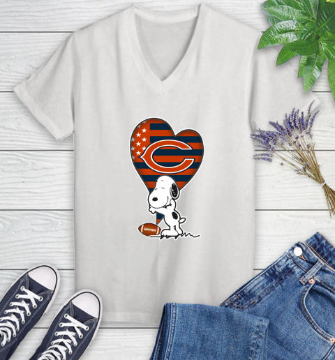 Chicago Bears NFL Football The Peanuts Movie Adorable Snoopy Women's V-Neck T-Shirt
