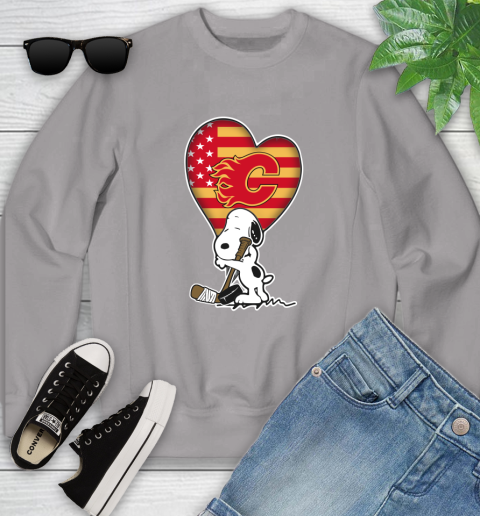 Calgary Flames NHL Hockey The Peanuts Movie Adorable Snoopy Youth Sweatshirt 4