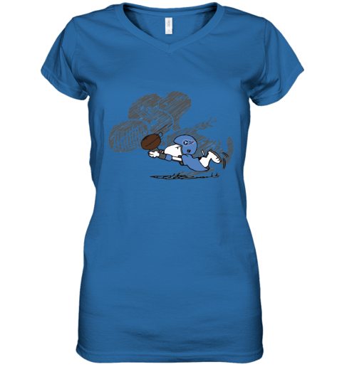 Tennessee Titans Snoopy Plays The Football Game Women's V-Neck T-Shirt