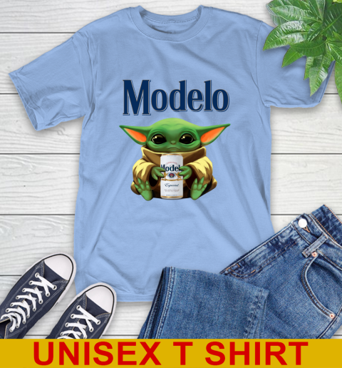 Star Wars Baby Yoda Hugs Modelo Especial Beer Shirt 11