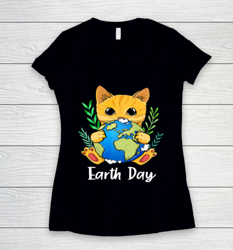 Happy Earth Day Shirt Cute Earth With Cat Earth Day 2021 Women's V-Neck T-Shirt