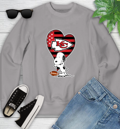 Kansas City Chiefs NFL Football The Peanuts Movie Adorable Snoopy Youth Sweatshirt 4
