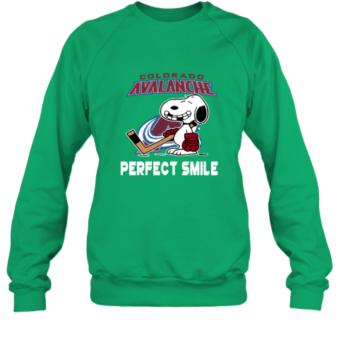 f0yj colorado avalanche snoopy perfect smile the peanuts sweatshirt 35 front irish green