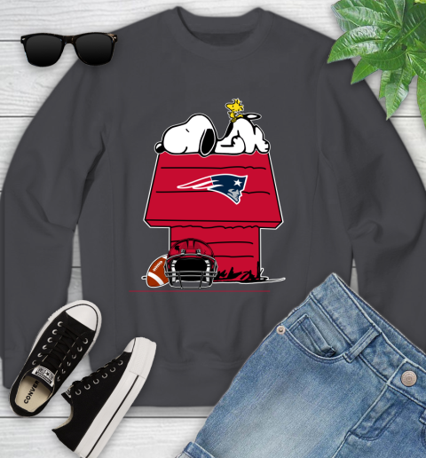 New England Patriots NFL Football Snoopy Woodstock The Peanuts Movie Youth Sweatshirt 6
