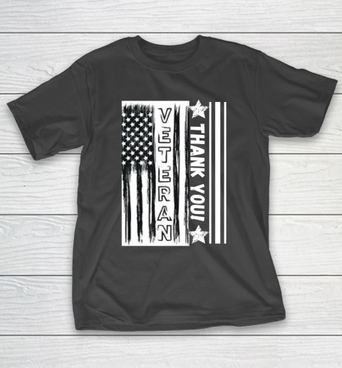 Memorial Day USA Flag Heart American Patriotic Armed Forces Veterans Independence Day 4th Of July T-Shirt