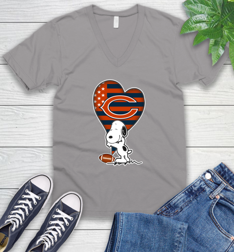 Chicago Bears NFL Football The Peanuts Movie Adorable Snoopy V-Neck T-Shirt 4