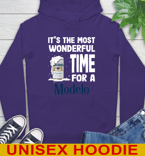 I't the most wonderful time for a Modelo Especial beer lovers 17