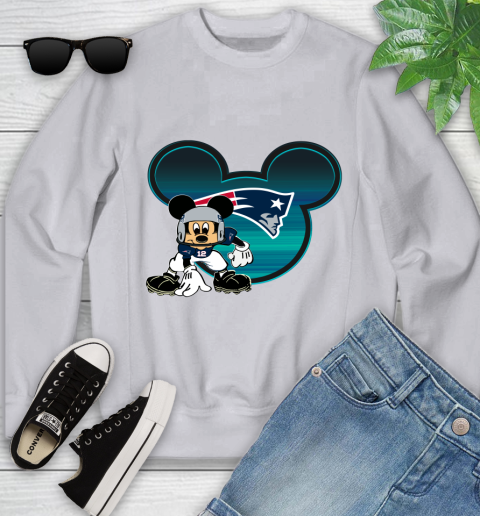 NFL New England Patriots Mickey Mouse Disney Football T Shirt Youth Sweatshirt 4