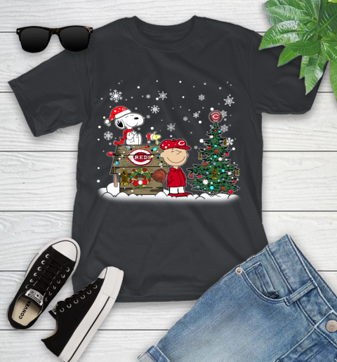 MLB Cincinnati Reds Snoopy Charlie Brown Christmas Baseball Commissioner's Trophy Youth T-Shirt