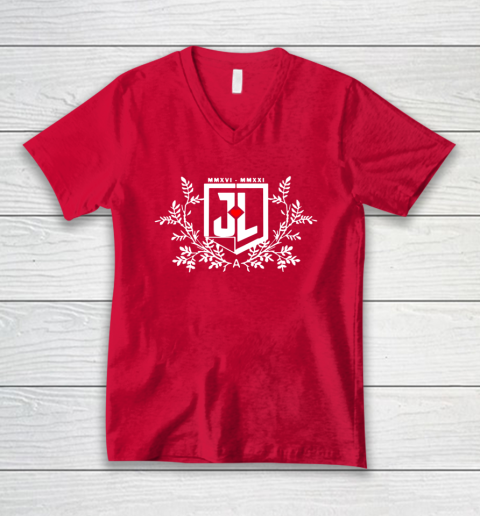 Justice League Associate Producer V-Neck T-Shirt 6
