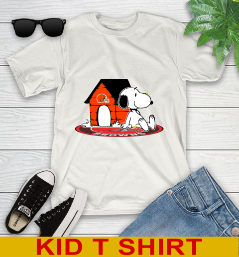 NFL Football Cleveland Browns Snoopy The Peanuts Movie Shirt Youth T-Shirt