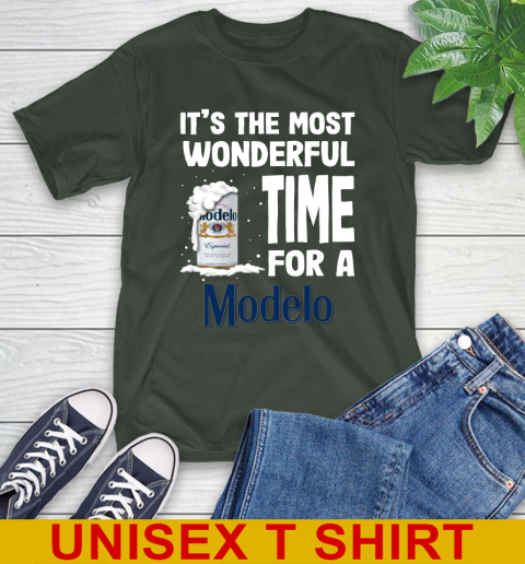 I't the most wonderful time for a Modelo Especial beer lovers 6