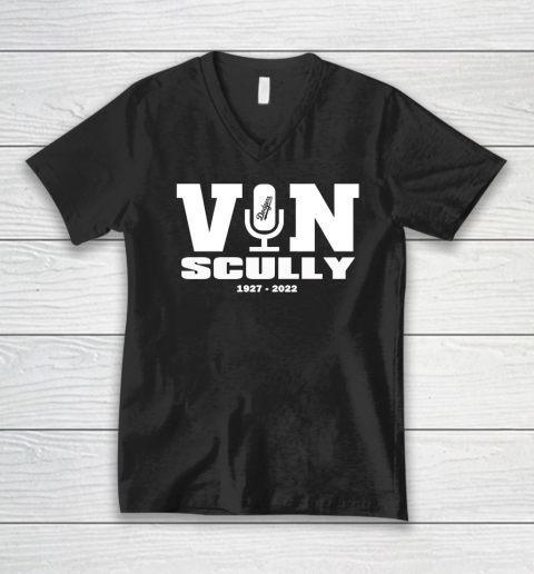 Vin Scully Microphone 1927 2022 V-Neck T-Shirt