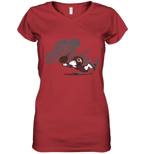 9y5s washington redskins snoopy plays the football game women v neck t shirt 39 front red