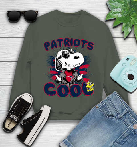 NFL Football New England Patriots Cool Snoopy Shirt Youth Sweatshirt 7