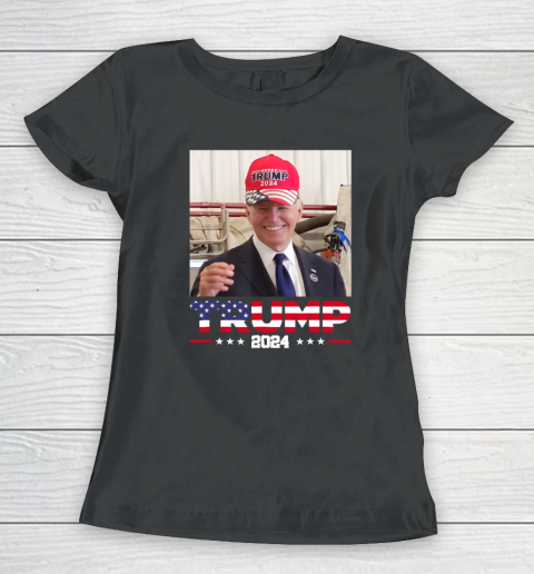 Joe biden Wearing A Trump Hat Women's T-Shirt