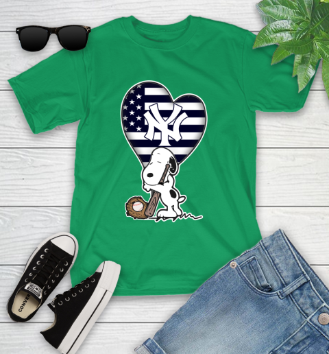 New York Yankees MLB Baseball The Peanuts Movie Adorable Snoopy Youth T-Shirt 6
