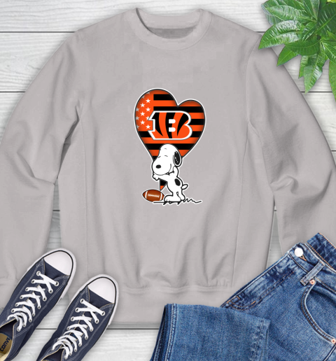 Cincinnati Bengals NFL Football The Peanuts Movie Adorable Snoopy Sweatshirt 12