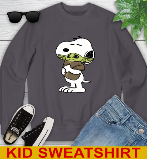 Snoopy Hugging Baby Yoda Shirt 118