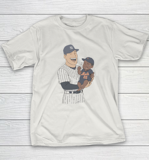Yankees Holding Crying Mets Baby Youth T-Shirt 9