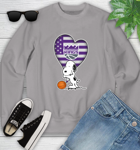 Sacramento Kings NBA Basketball The Peanuts Movie Adorable Snoopy Youth Sweatshirt 4