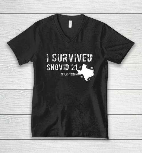 I Survived Snovid 21 Texas Shirt V-Neck T-Shirt