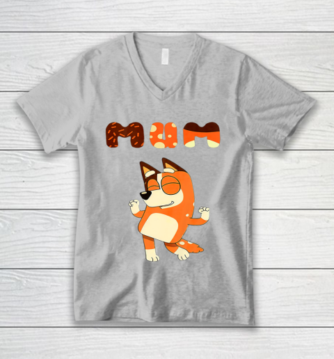 MOM Blueys mom day V-Neck T-Shirt 2