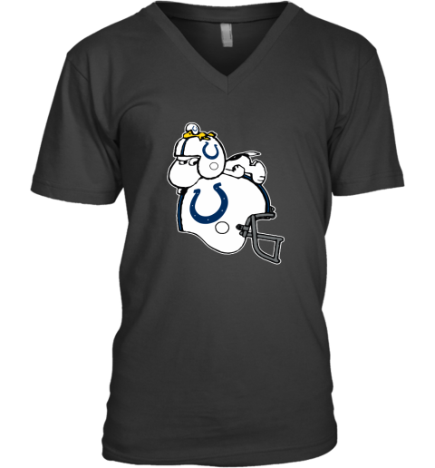 Snoopy And Woodstock Resting On Indianapolis Colts Helmet V-Neck T-Shirt