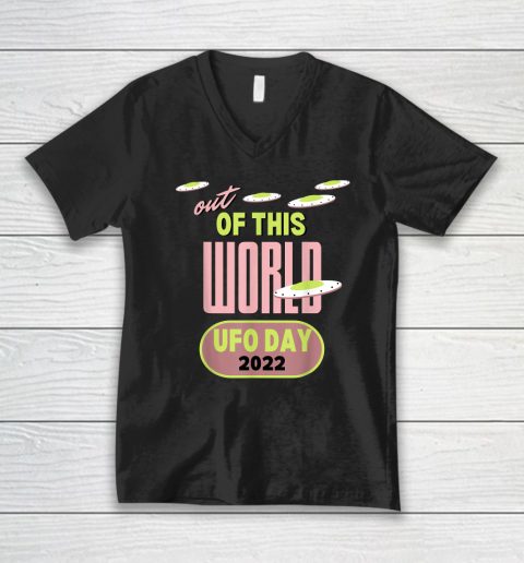 Out Of This World UFO Day 2022 Retro Alien Space Lover V-Neck T-Shirt