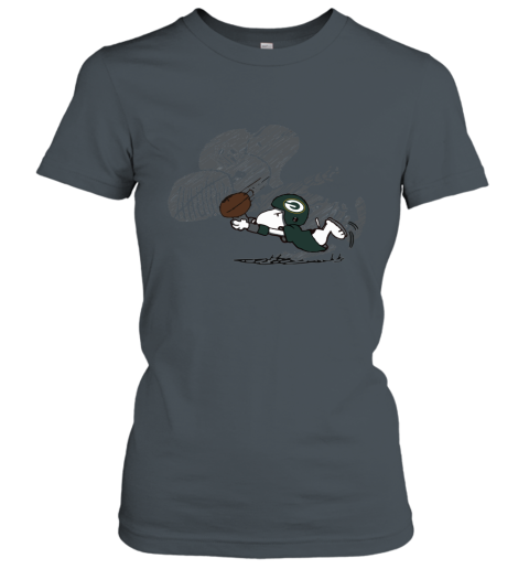 Green Bay Packers Snoopy Plays The Football Game Women's T-Shirt