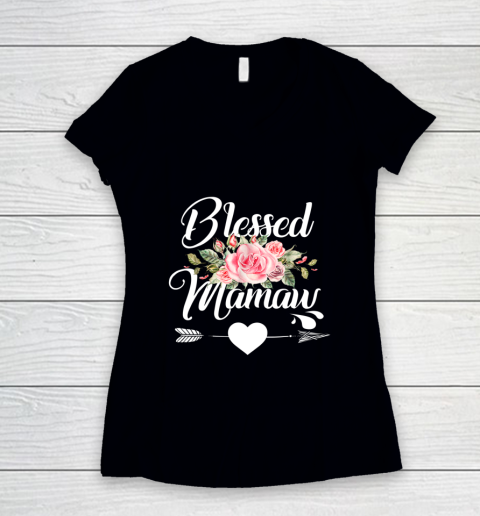 Blessed Mamaw Thanksgiving Christmas Floral Gift For Grandma Women's V-Neck T-Shirt