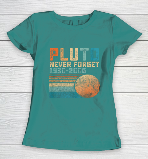 Pluto Never Forget Women's T-Shirt 10